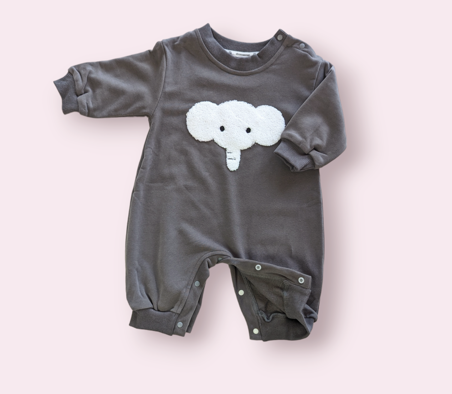 Kuscheliger Winterstrampler mit Elefantenstickerei