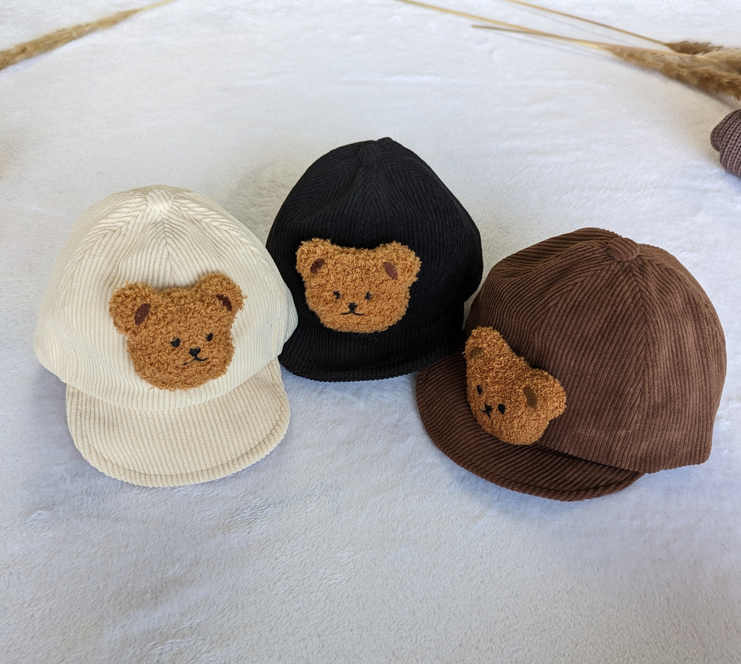 Süße Kinder Cord Teddybären-Mützen in Beige, Coffee und Black